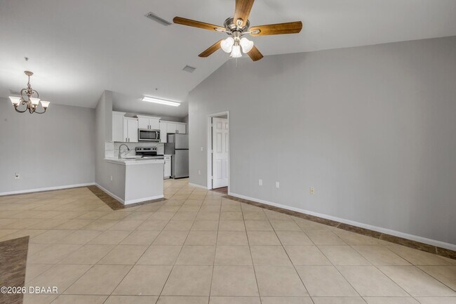 Building Photo - 940 Village Trail