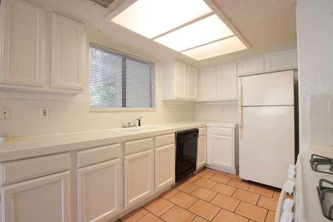 Building Photo - 9002 Sanger Dr