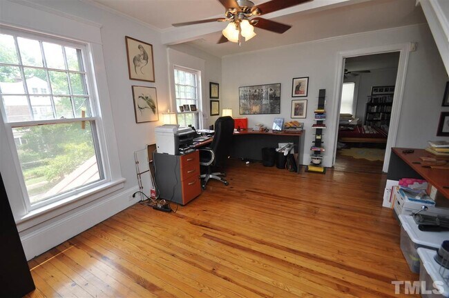 Building Photo - 616 Wills Forest St