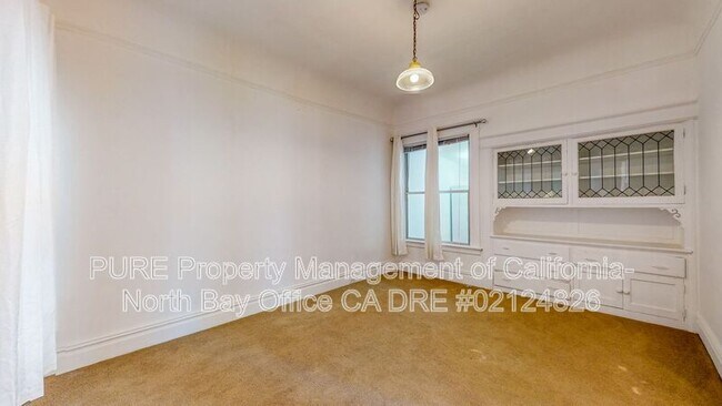 Building Photo - 28 Cunningham Pl