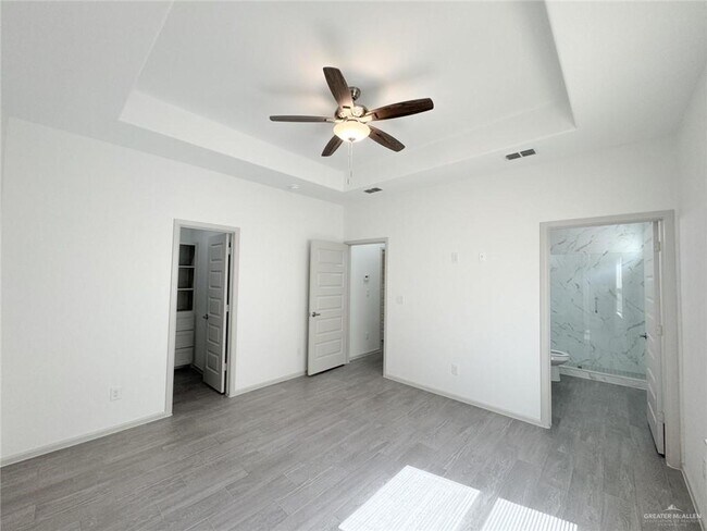 Building Photo - 740 N Alamo Rd