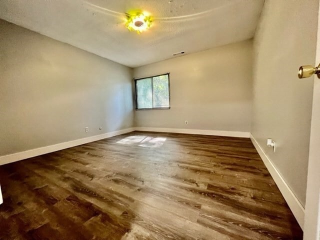 Building Photo - 11 Thayer Pond Dr