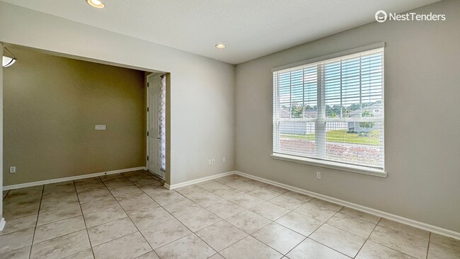 Building Photo - Four Bedrooms in the Heart of Nassau County!