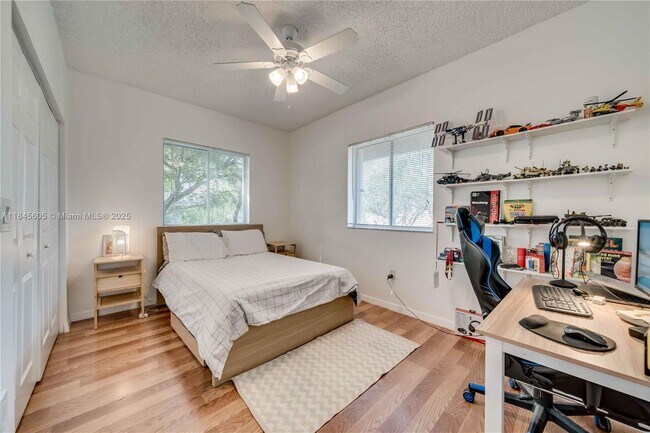 Building Photo - 16332 Malibu Dr