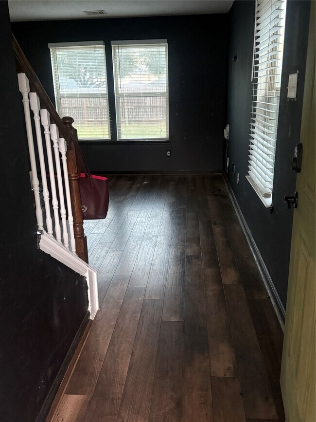 Building Photo - 1119 Grassy View Dr