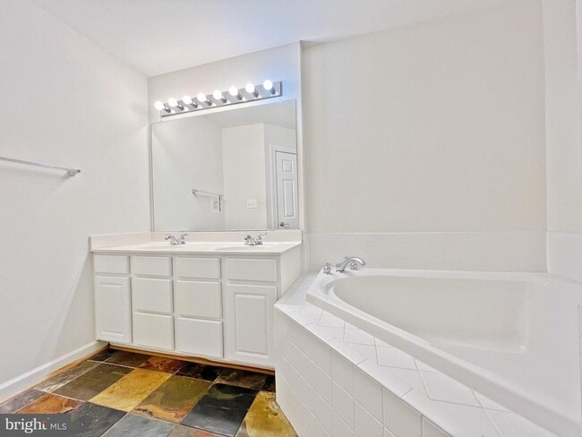 Building Photo - 8118 Rainwater Cir