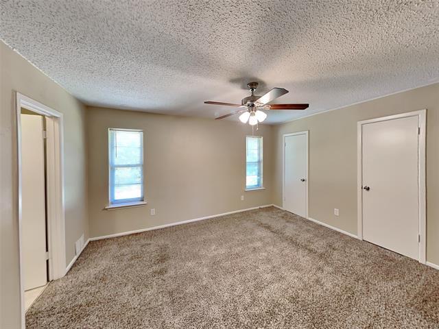 Building Photo - 224 Lakeway Ct