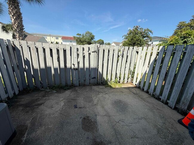 Building Photo - 1506 Havens Dr
