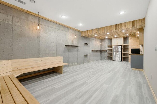 Building Photo - 3561 Carriage Glen Way