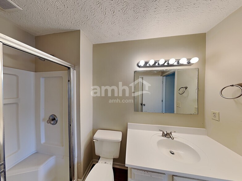Building Photo - 6429 Ewen Cir