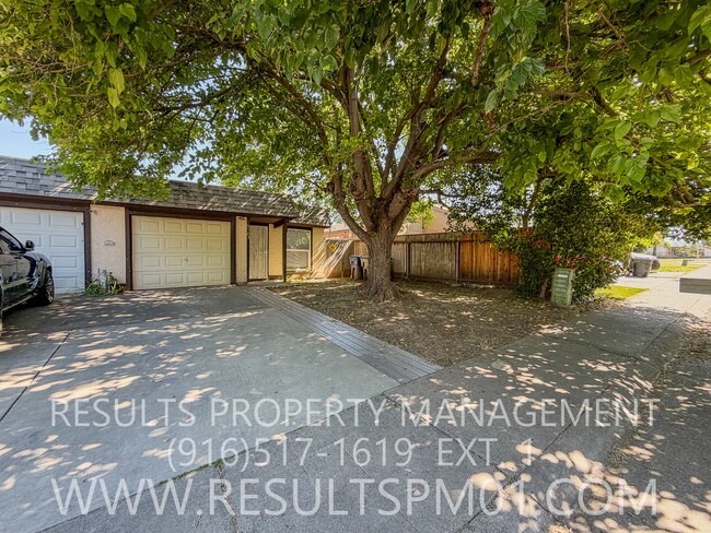 Building Photo - Adorable 2 bedroom duplex