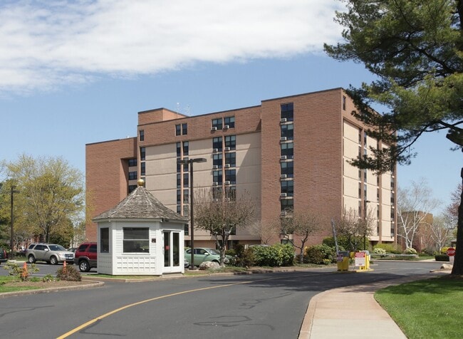 Primary Photo - 170 Sisson Ave