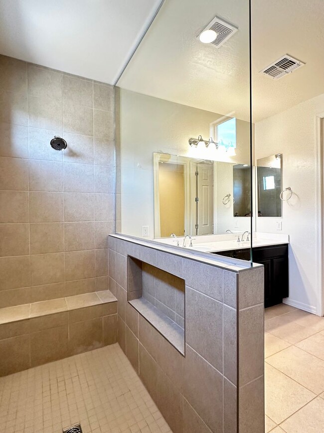 Building Photo - BEAUTIFUL VERRADO 3 BEDROOM PLUS DEN WITH ...