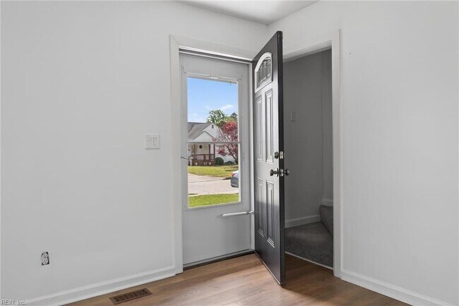 Building Photo - 8507 Chapin St