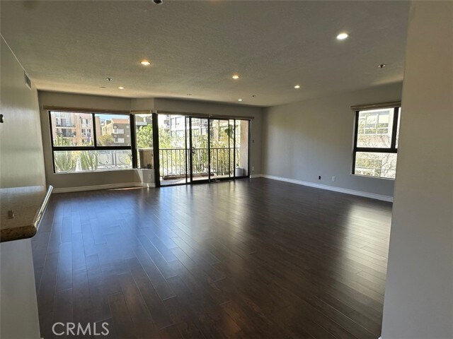 Building Photo - 727 S Ardmore Ave