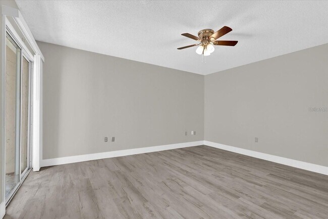 Building Photo - 544 Orange Dr