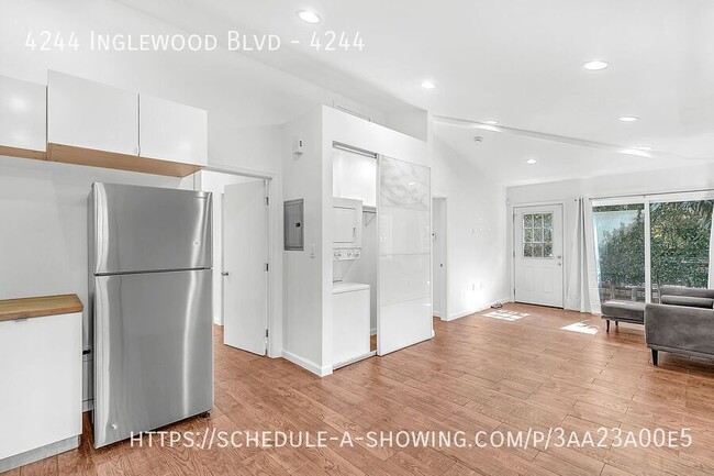 Building Photo - Beautiful remodeled 2 Bedroom + 2 Bath + L...