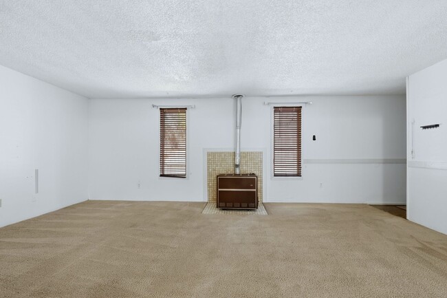 Building Photo - Downtown Castle Rock at its best!  Just a short 2 block walk to downtown.