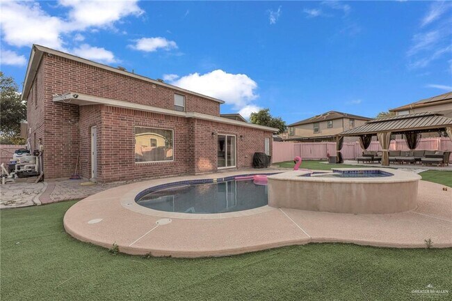 Building Photo - 32 Robin Ave