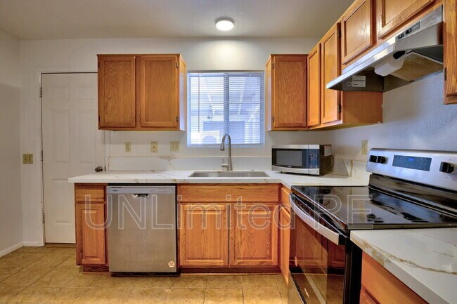Building Photo - 37339 Buckskin Cir