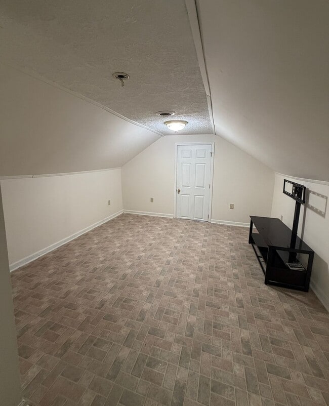 Building Photo - 3009 Joy Cir