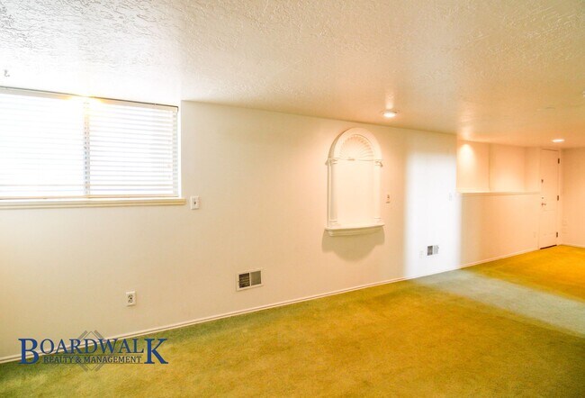 Building Photo - 5677 S 5630 W