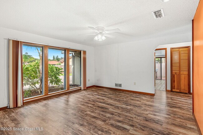 Building Photo - 1387 Gleneagles Ct