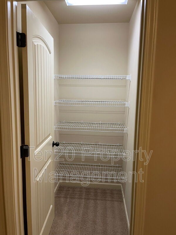 Building Photo - 1326 Ingersoll Dr