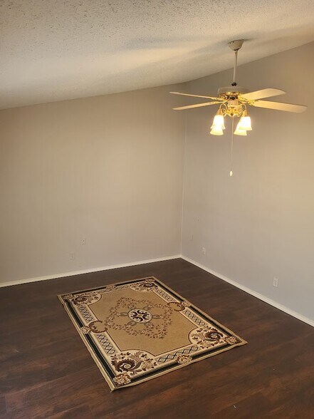 Building Photo - 4401 Thrasher Ct