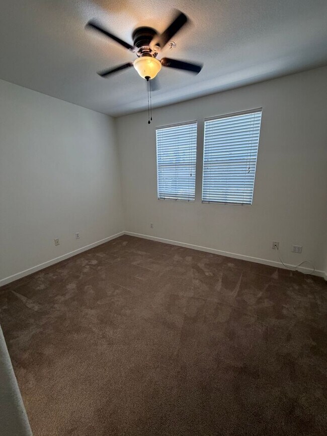 Building Photo - FOR LEASE – Beautiful 2 + 2.5 Townhome with A/C, Near Downtown Ventura & the Beach!