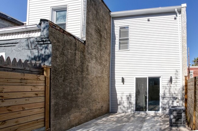Building Photo - 2914 Westmont St