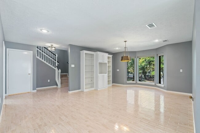 Building Photo - 11085 Jake Pearson Rd