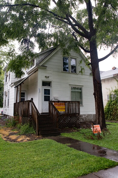 Primary Photo - 1075 24th Ave SE