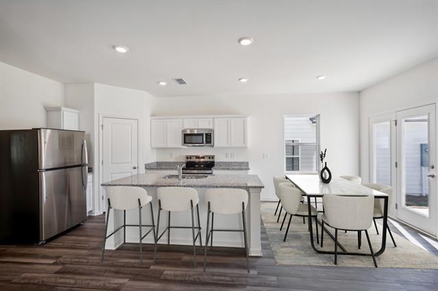 Building Photo - 3228 Dillonwood St