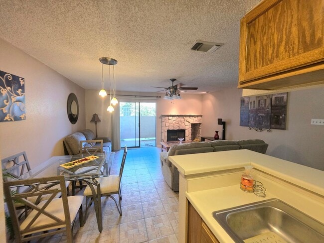 Building Photo - Condo for lease in Medical Area!