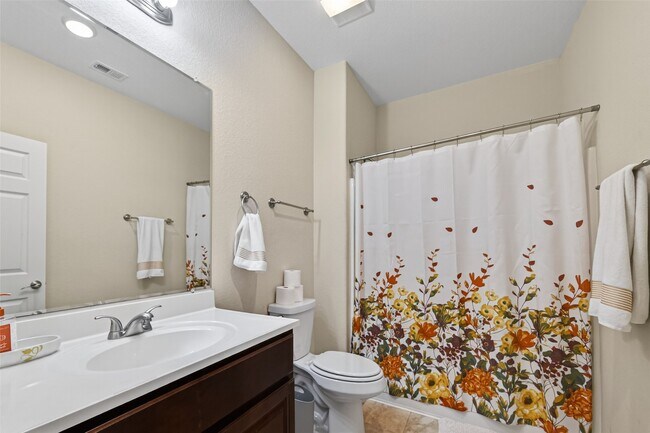 Building Photo - 1009 Niagara St