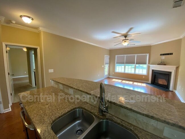 Building Photo - 53 Barnwood Cir