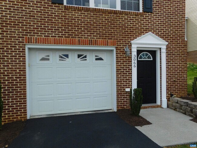 Building Photo - 3066 Crystal Spring Ln
