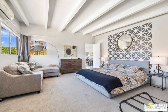 Building Photo - 2267 N San Antonio Rd