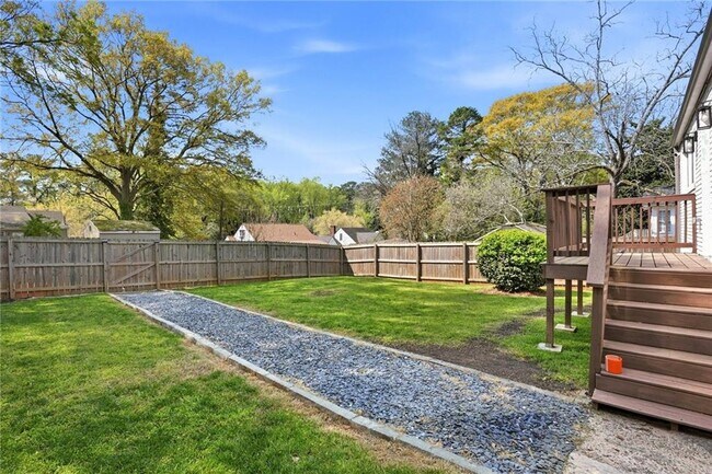 Building Photo - 496 Shannon Dr SW