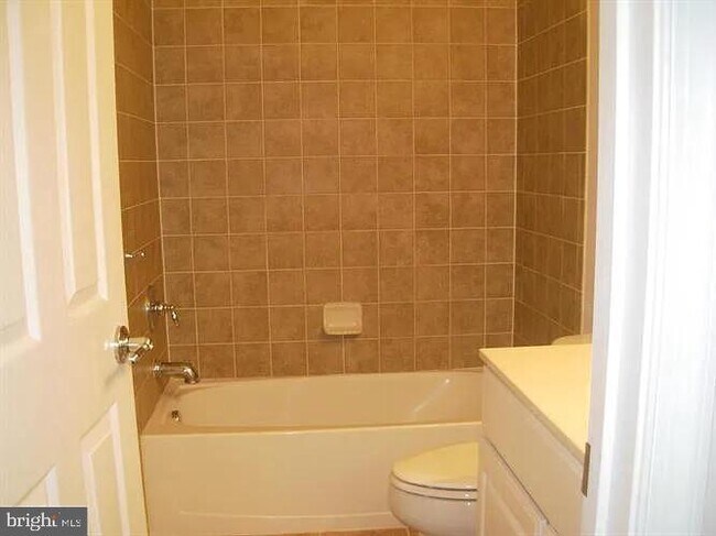 Building Photo - 14855 Potomac Branch Dr