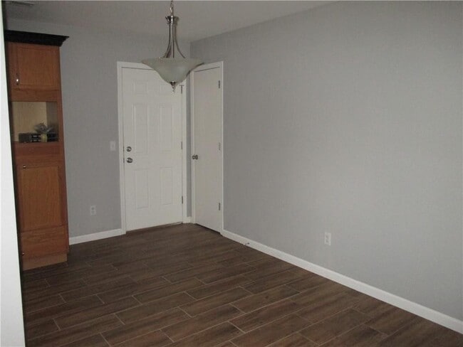 Building Photo - 2203 Chanel St