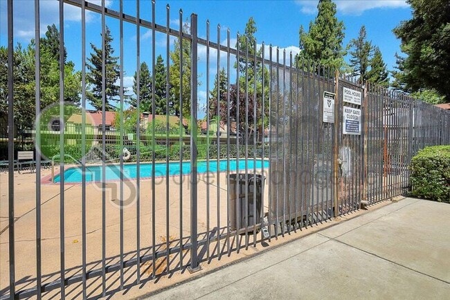 Building Photo - 600 Del Verde Cir