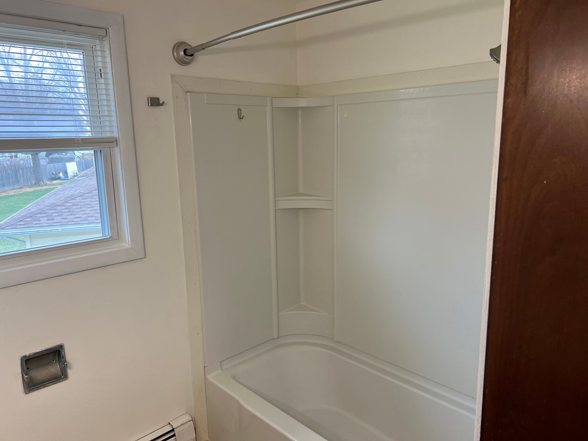 Curved Shower Rod - 42946 Emerald Dr