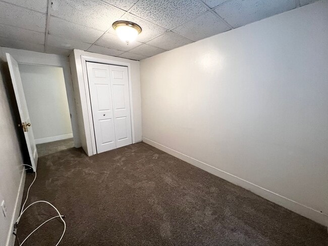 Building Photo - 143 William St