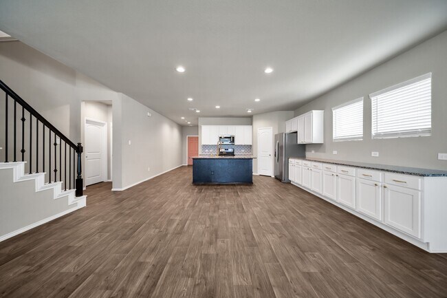 Building Photo - 22614 Petrizzi Ln