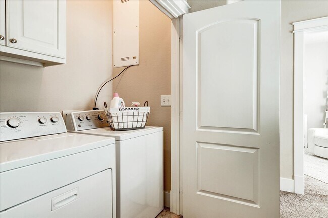 Building Photo - 2546 Bevis St