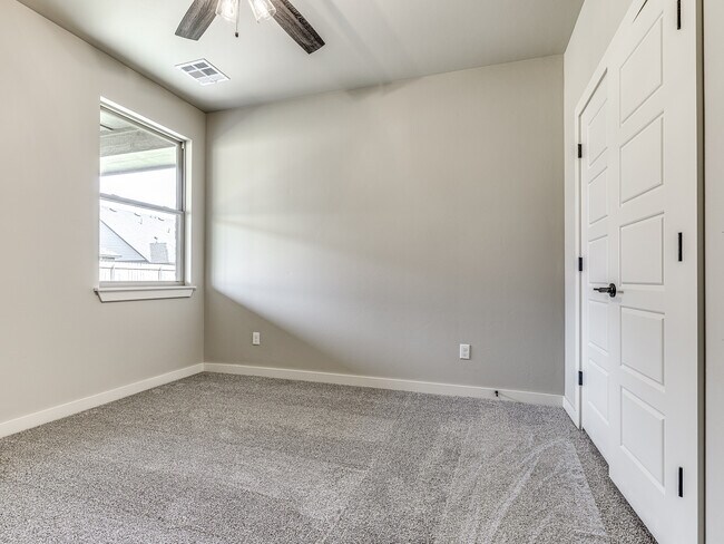 Building Photo - 14517 Chambord Dr