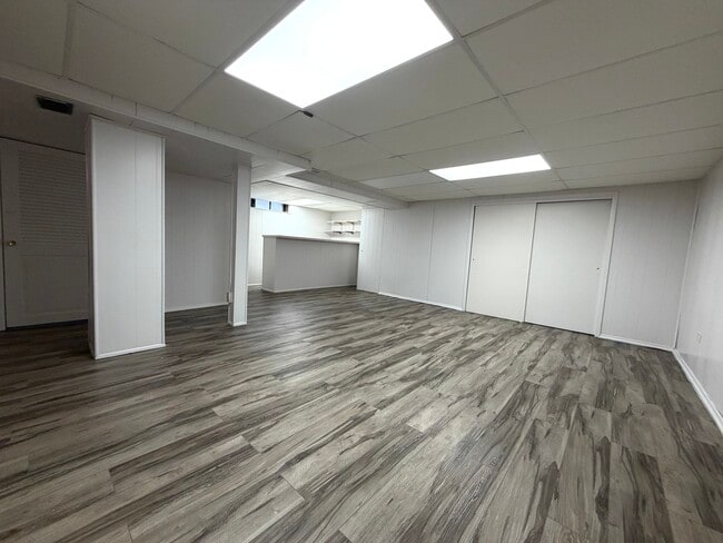 Building Photo - 7737 Park Ave