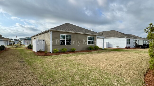 Building Photo - 2516 Centerway Ln